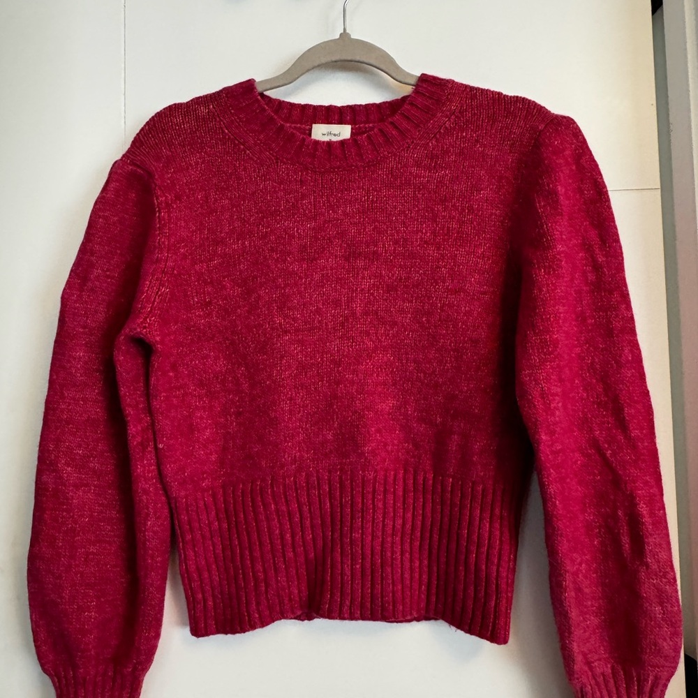 Beautiful pink Aritzia Wilfred pink sweater